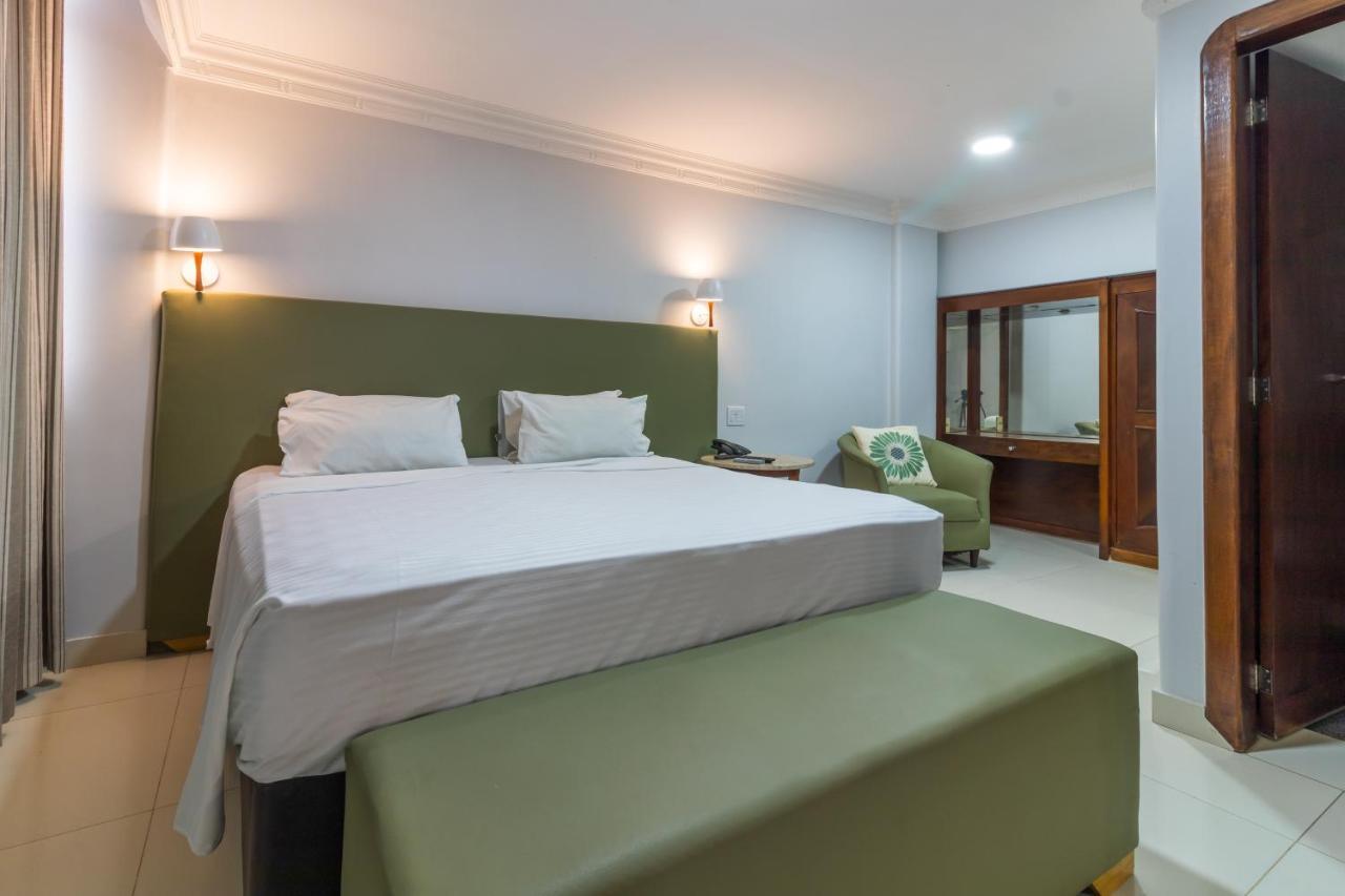 Umuarama Plaza Hotel By Castelo Itaipava Гояния Экстерьер фото