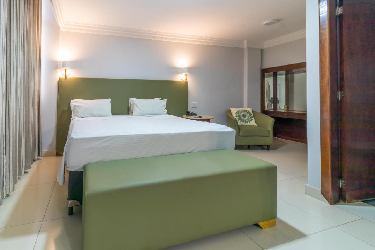 Umuarama Plaza Hotel By Castelo Itaipava Гояния Экстерьер фото