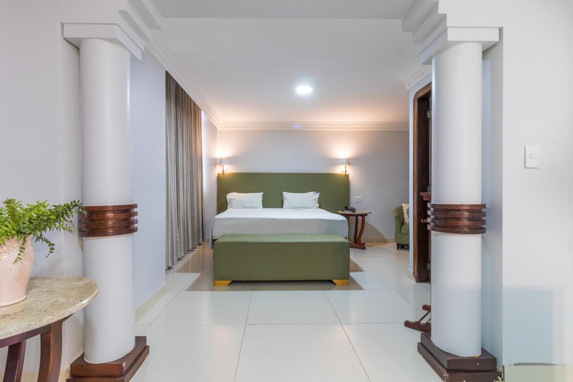 Umuarama Plaza Hotel By Castelo Itaipava Гояния Экстерьер фото