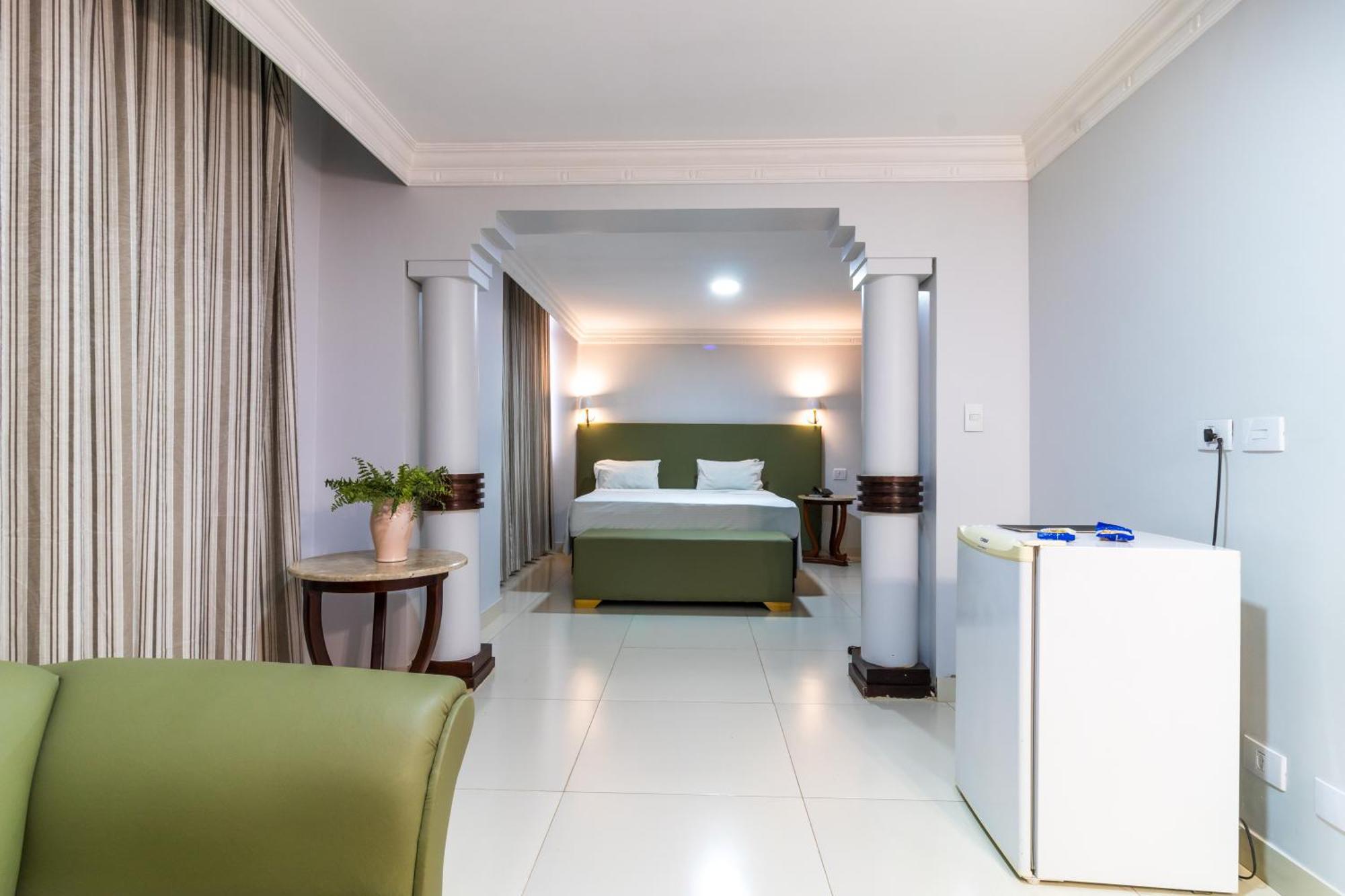 Umuarama Plaza Hotel By Castelo Itaipava Гояния Экстерьер фото