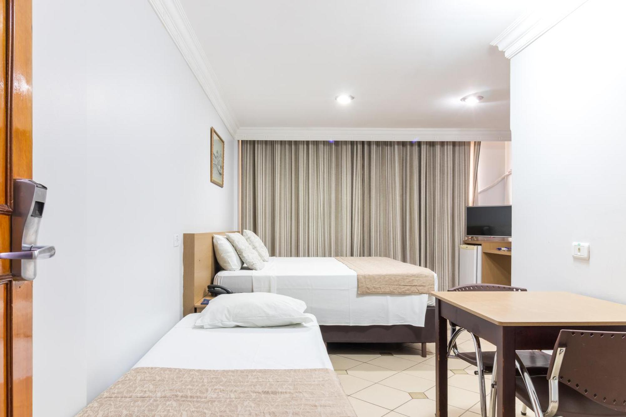 Umuarama Plaza Hotel By Castelo Itaipava Гояния Экстерьер фото