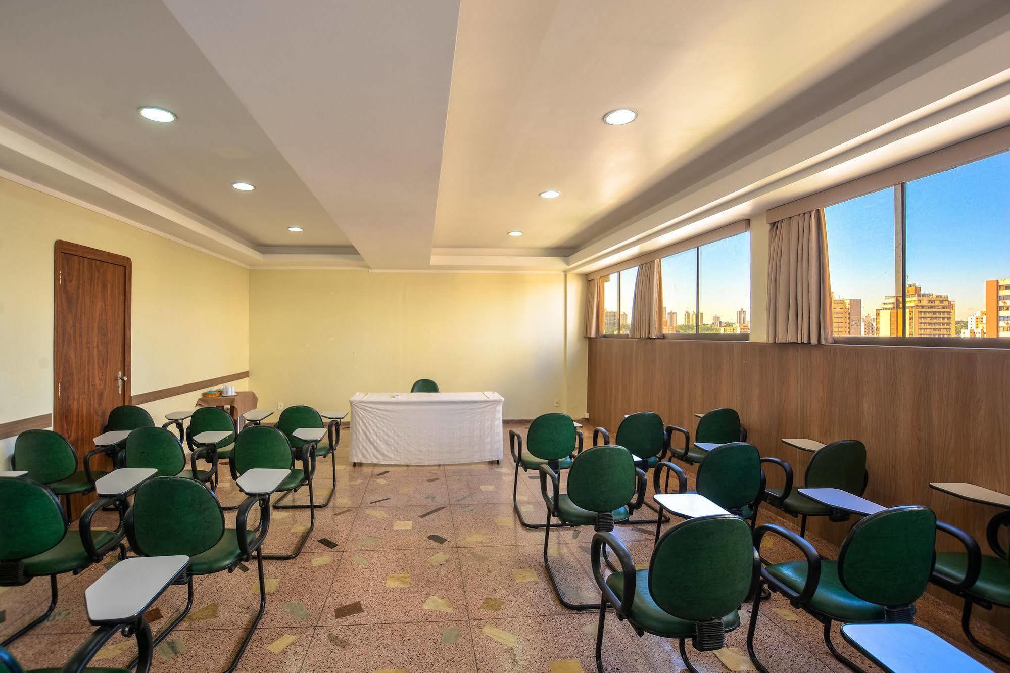 Umuarama Plaza Hotel By Castelo Itaipava Гояния Экстерьер фото