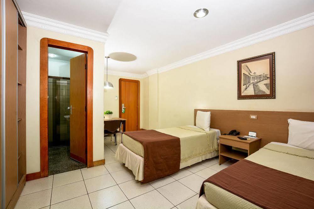 Umuarama Plaza Hotel By Castelo Itaipava Гояния Экстерьер фото