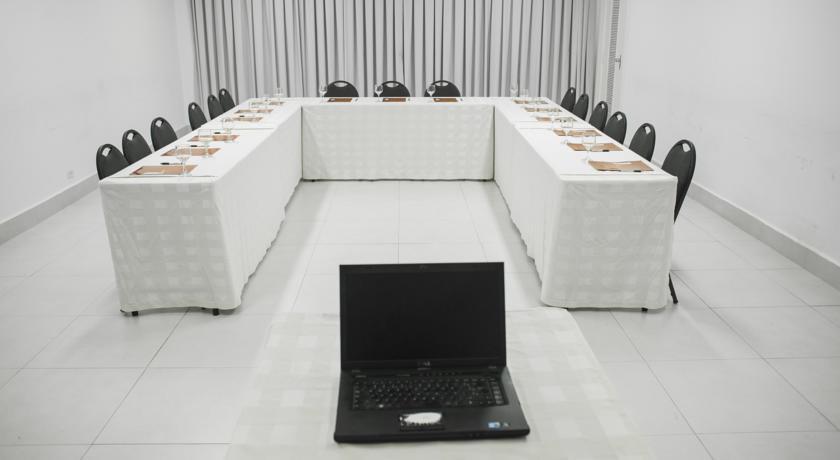 Umuarama Plaza Hotel By Castelo Itaipava Гояния Экстерьер фото